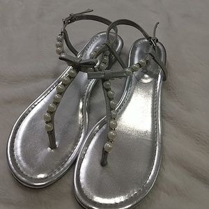 Beach wedding silver sandals with pearls